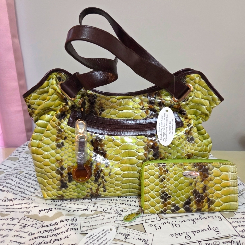 Vintage BARR&BARR snake Embossed Satchel